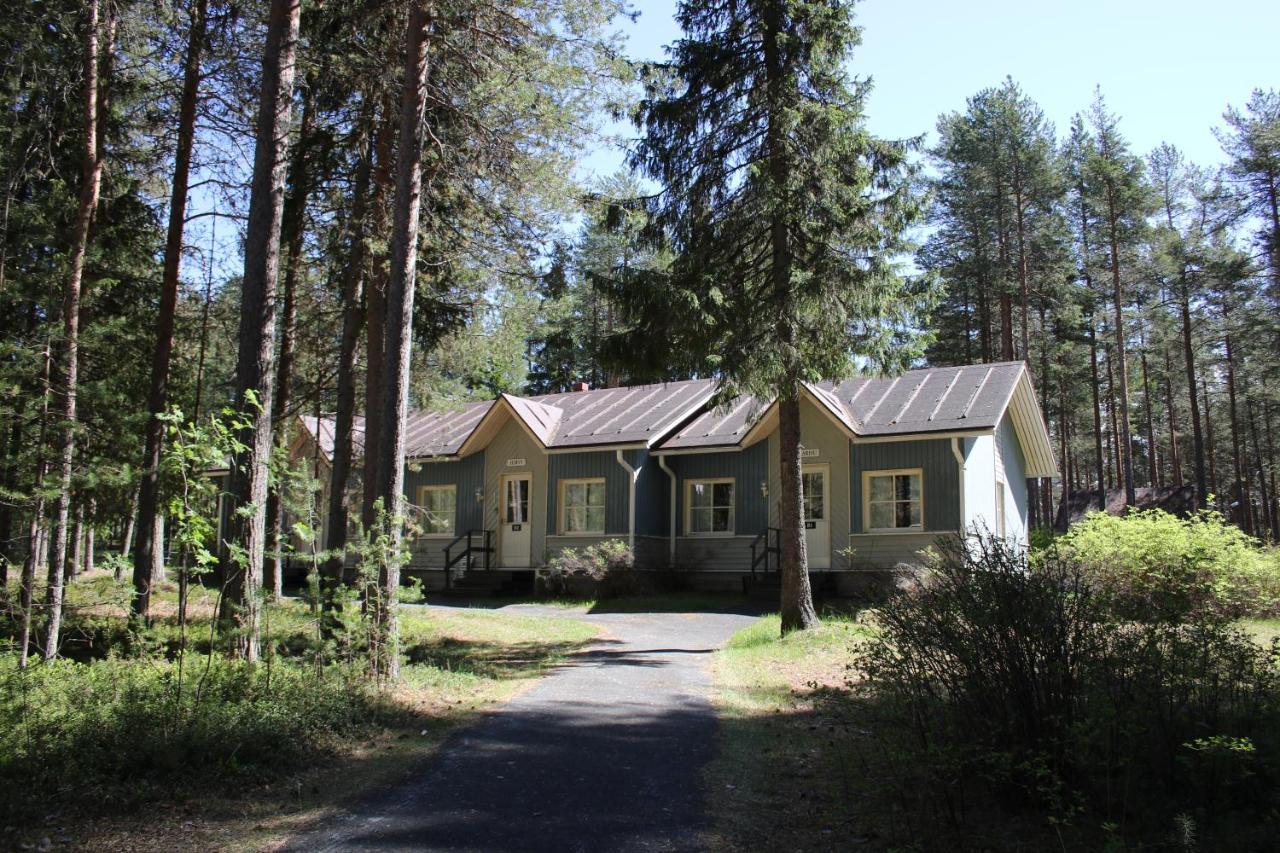 Отель Lohijaerven Eraekeskus Lohijarvi Экстерьер фото