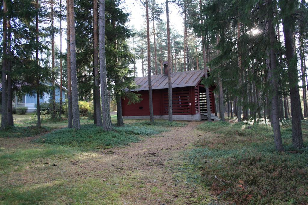 Отель Lohijaerven Eraekeskus Lohijarvi Экстерьер фото